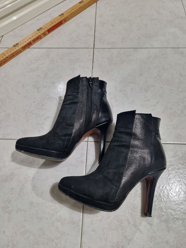 Stivaletto nero con tacco 10 N.37