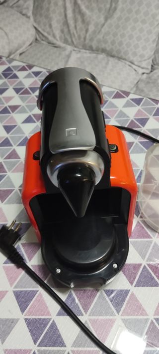 Cafetera Nespresso Delonghi