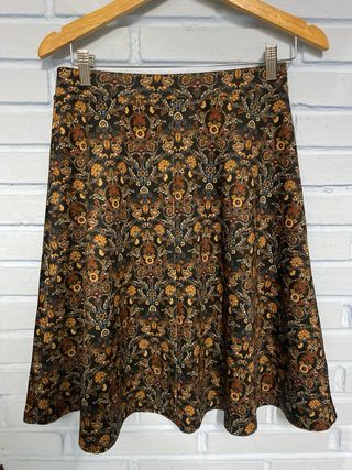 Falda midi