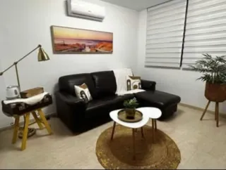 Sofá de piel auténtica en muy buenas condiciones