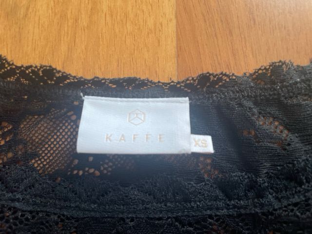 Camiseta mangas encaje nueva Kaffe XS