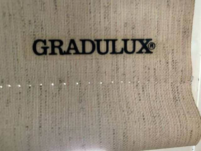 3 Estores opacos Gradulux