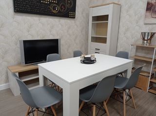 MESA EXTENSIBLE NUEVA 4 CON SILLAS
