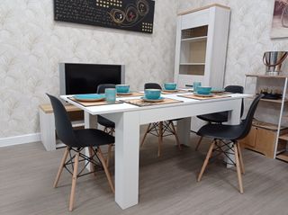 MESA EXTENSIBLE NUEVA 4 CON SILLAS