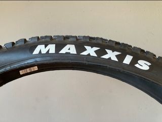 Neumático Maxxis Minion DHF 27,5x2.30 3C EXO TLR