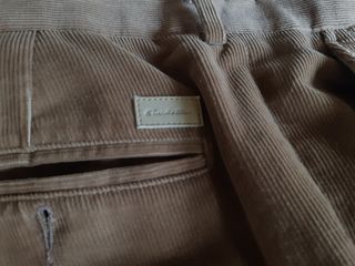 Pantalón pana marca Emidio Tucci