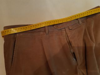 Pantalón pana marca Emidio Tucci