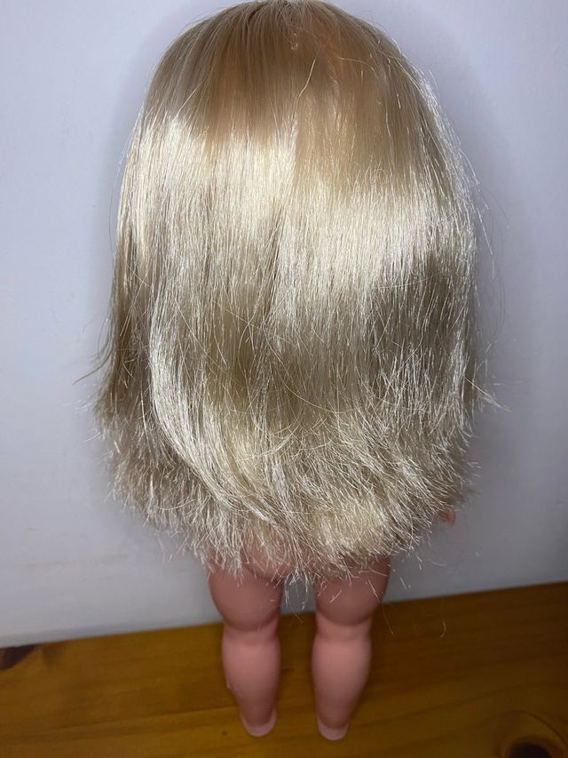 Muñeca MEGGY DE FAMOSA