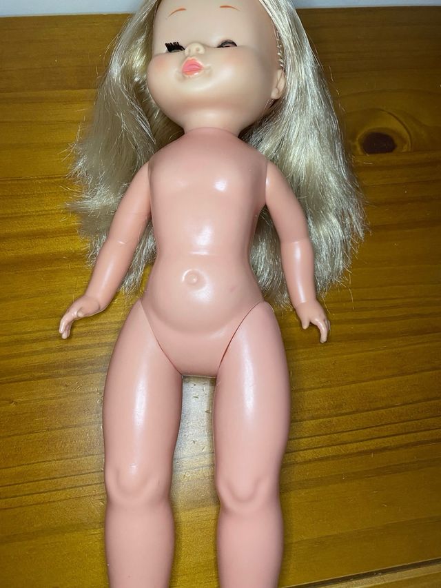 Muñeca MEGGY DE FAMOSA