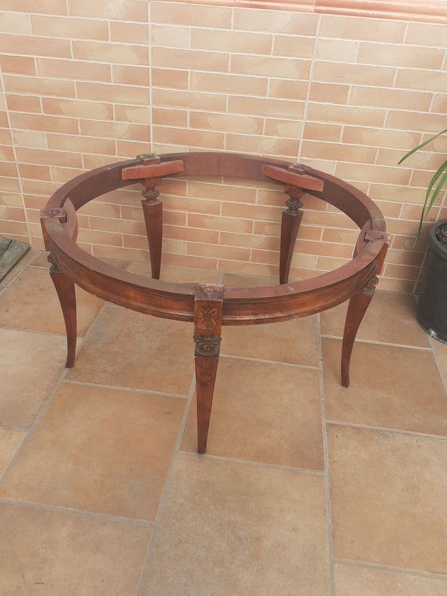 Bellissimo tavolino da caffè, rotondo, in legno massello