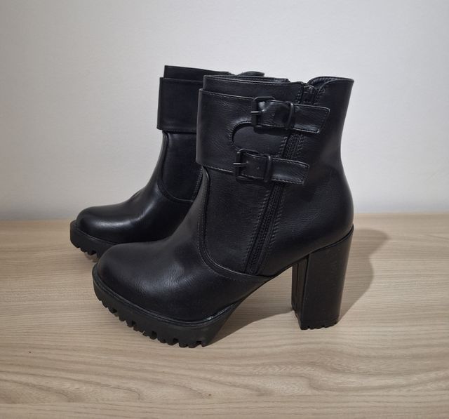 Stivaletti donna con plateau