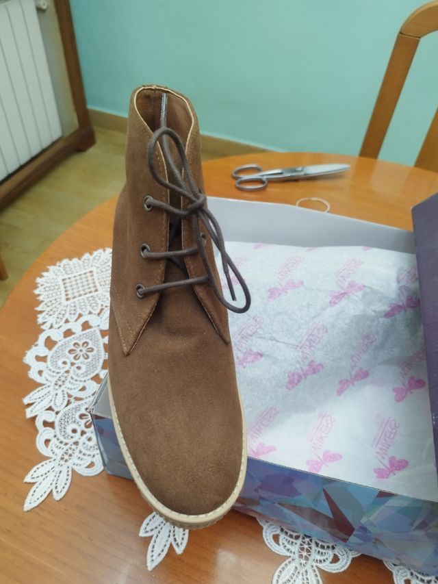 Botín WIKERS, piel, serraje marrón. Cuña cómoda 38