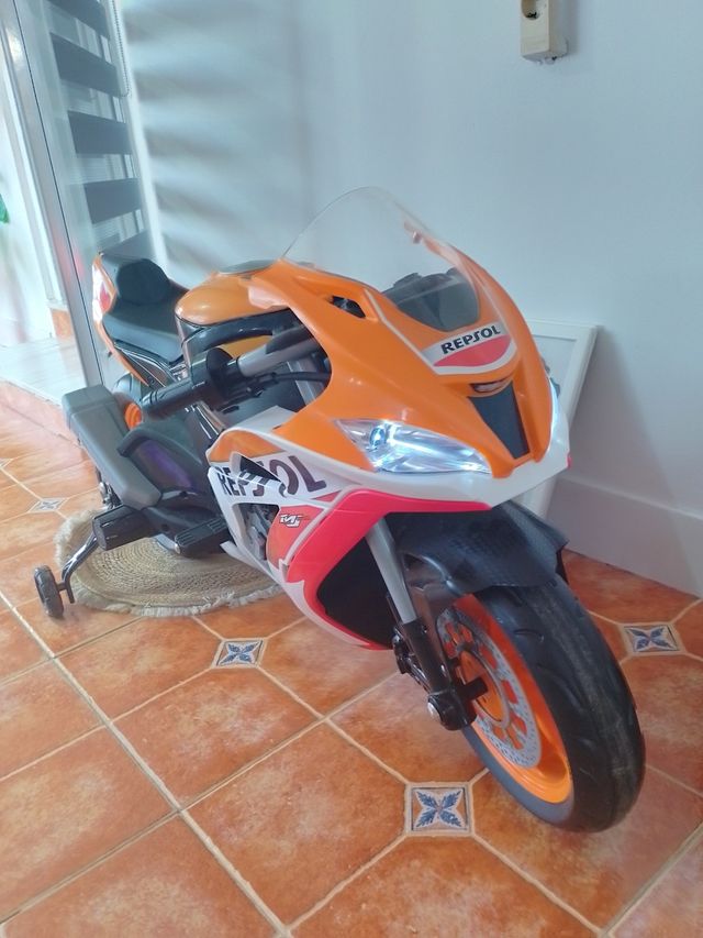 Moto niño Injusa Repsol
