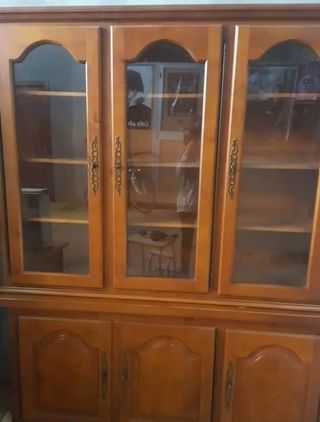 Mueble de madera de cerezo maciza