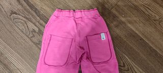 Pantaloni della tuta rosa da bambina