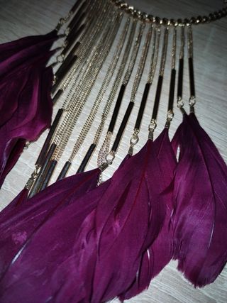 Collar plumas River Island 