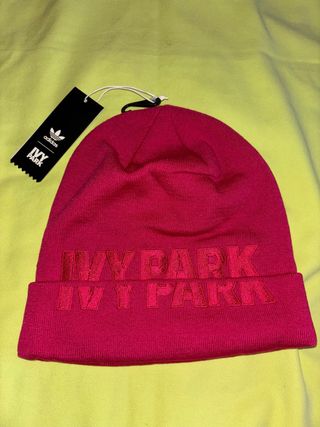 Gorro Adidas x Ivy Park fucsia
