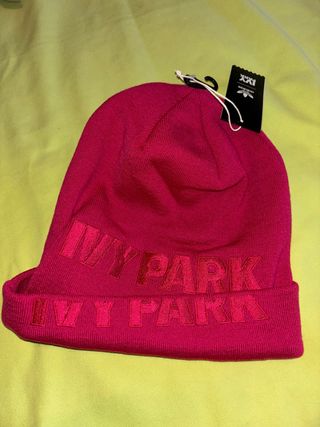Gorro Adidas x Ivy Park fucsia