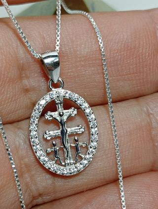 Linda cadena cruz de Caravaca plata .