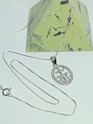 Linda cadena cruz de Caravaca plata .