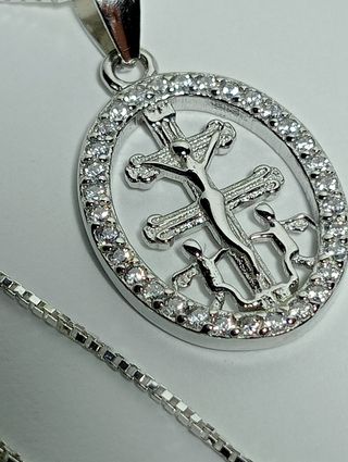Linda cadena cruz de Caravaca plata .