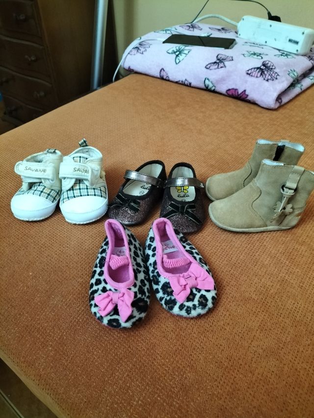 Ropita,mantas y zapatitos de bebé (niña)