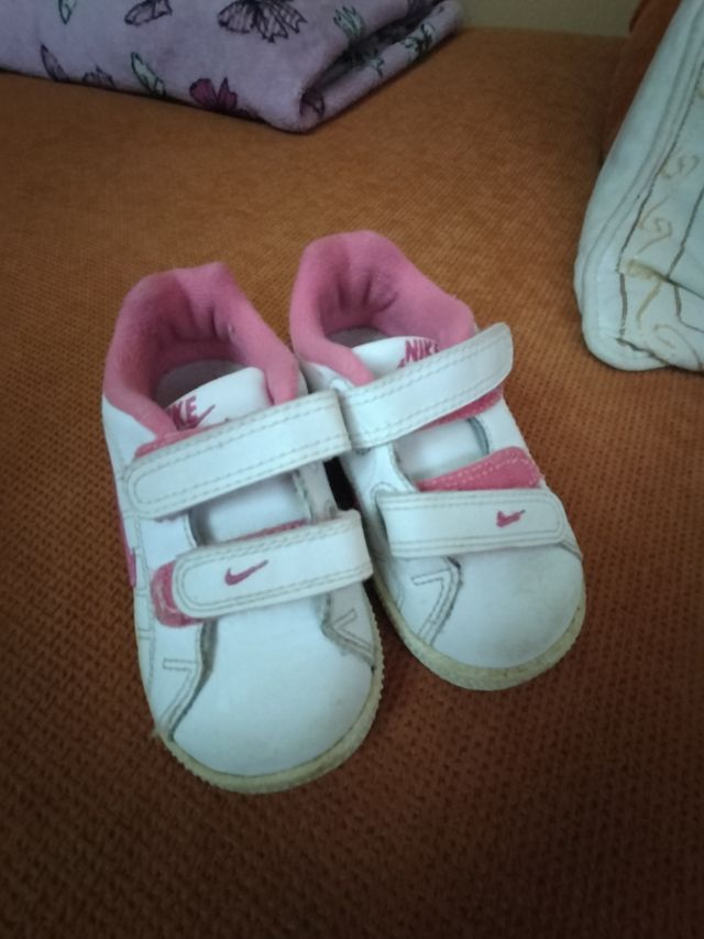 Ropita,mantas y zapatitos de bebé (niña)