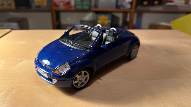 Ford KA street escala 1:18