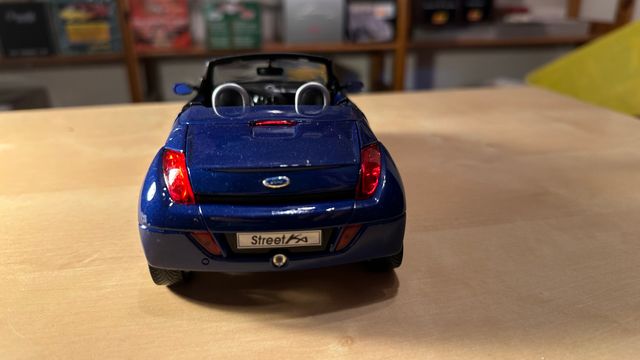 Ford KA street escala 1:18