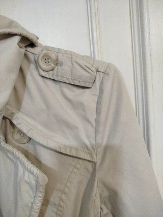 Gabardina mujer con bolsillos delan