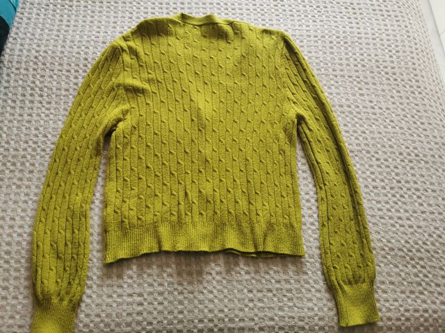 Cárdigan corta con botones joya