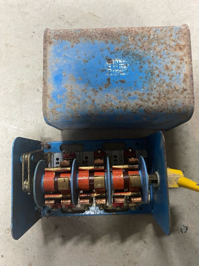 Interruptor estrella triangulo