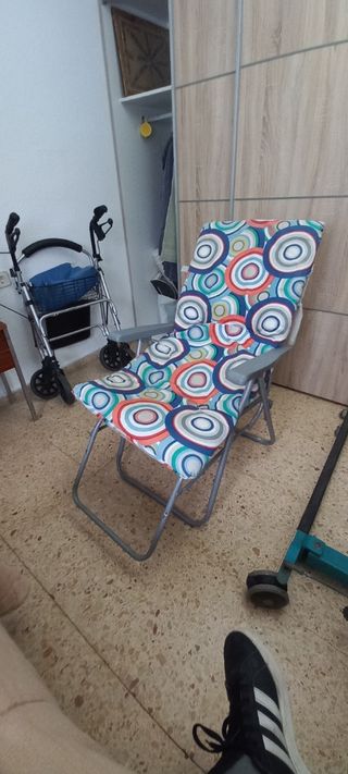 Lettino da spiaggia in buone condizioni