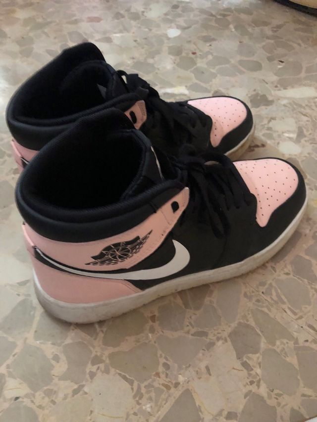 Zapatillas Reebok y dos pares de regalo