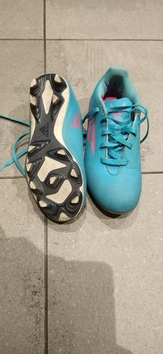 Zapatillas deportivas de futbol para niño