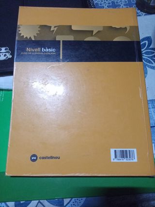 Llibre Nivell bàsic A2. Català