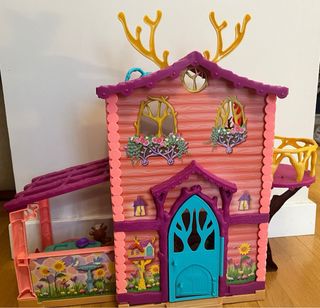 Casa de las enchantimals ciervo