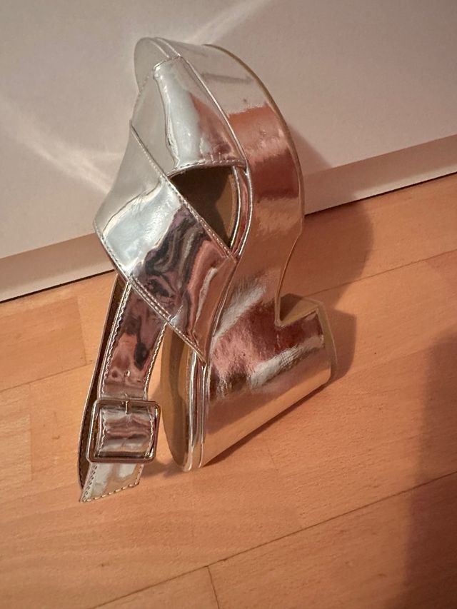 Sandalias plataforma bimba y lola