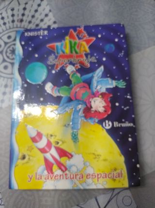 Kika Superbruja y la aventura espacial (Kika Superbruja / Kika Superwitch) (Spanish Edition)