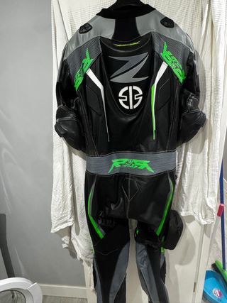 Mono piel de canguro 1 pieza 54 kawasaki