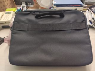 Funda portátil Amazon Basics