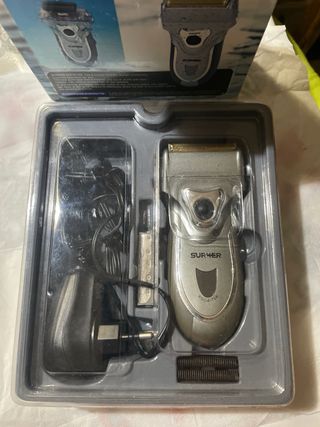 Afeitadora en su caja original funcionando