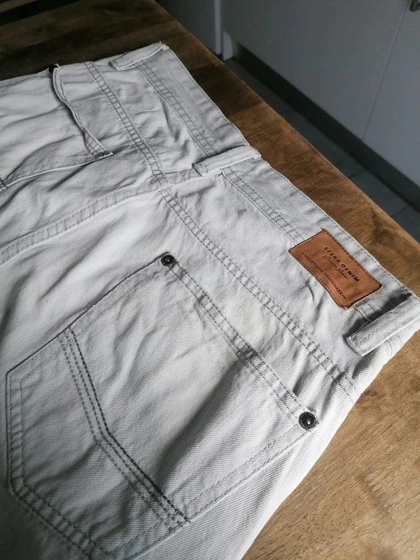 Pantalón 👖 hombre muy claro Sfera