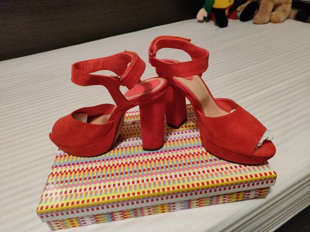 Sandalia de vestir roja