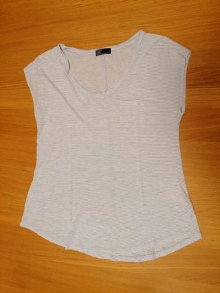 Camiseta 👕 rayas azules GAP 