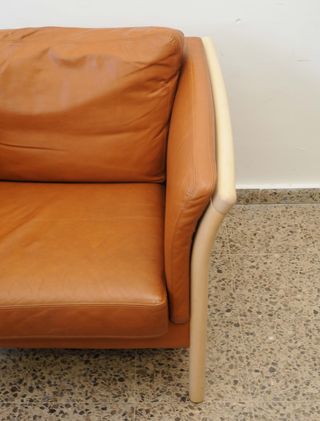 Butaca Danesa cuero y madera