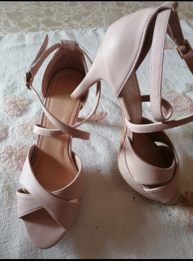 Sandali nude