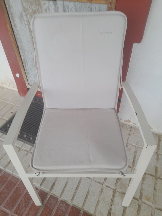 Conjunto de mesa con 6 sillas