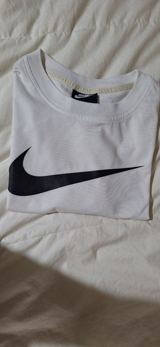 Camiseta corta Nike chica, talla L