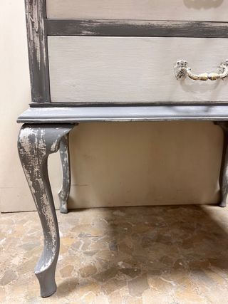 Preciosa mesa auxiliar con 2 cajones